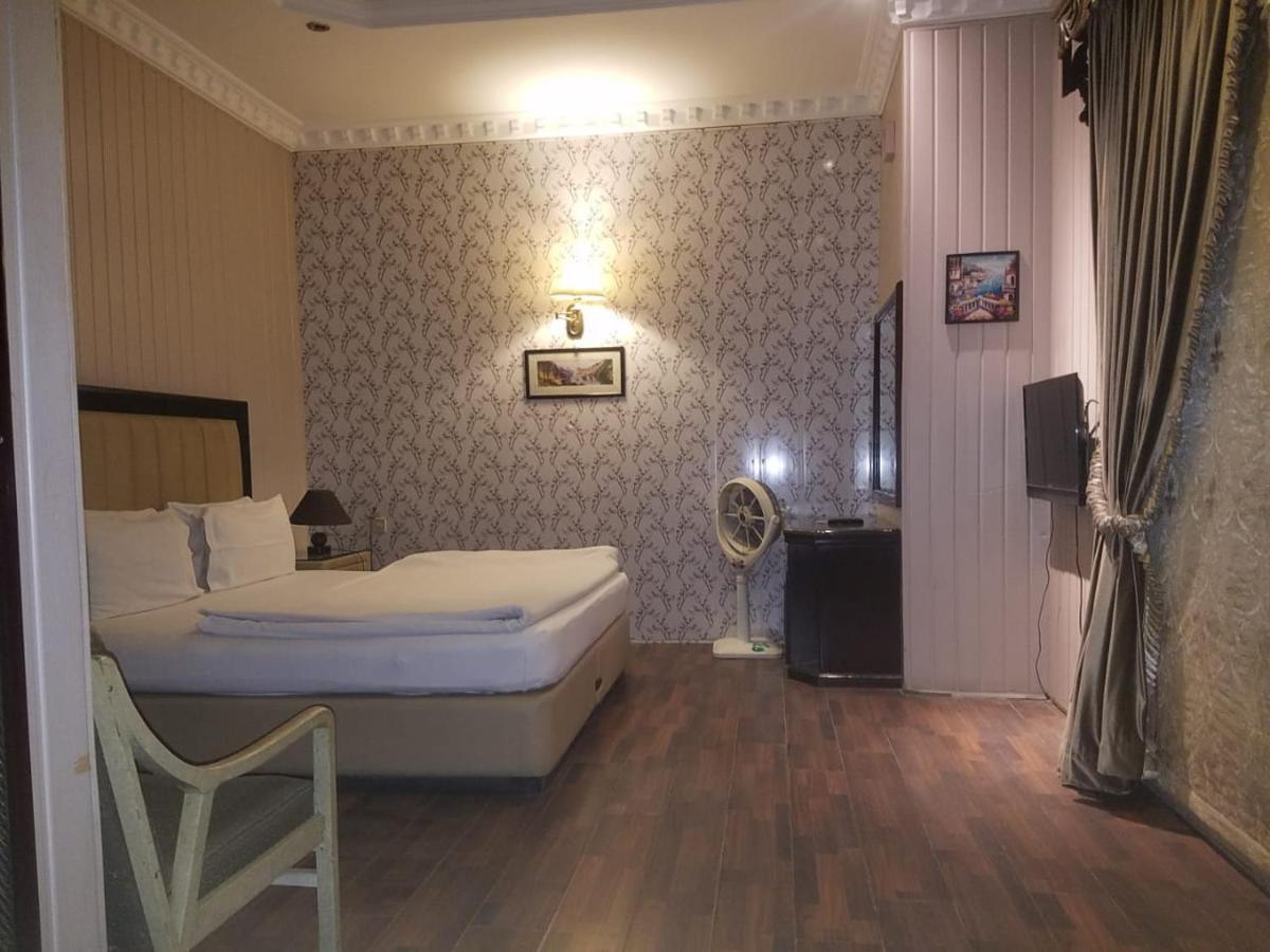 Hotel The One Faisalabad Luaran gambar