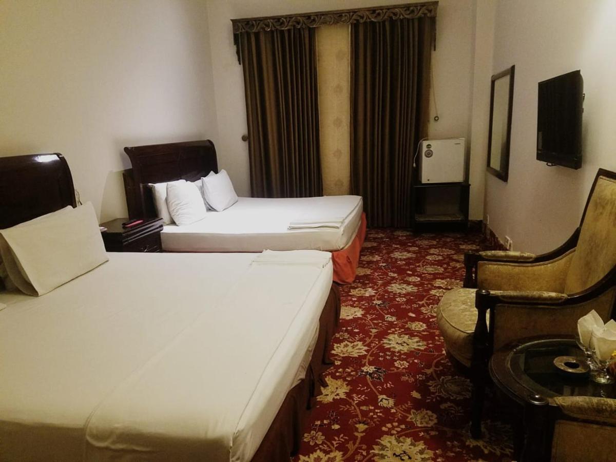 Hotel The One Faisalabad Luaran gambar